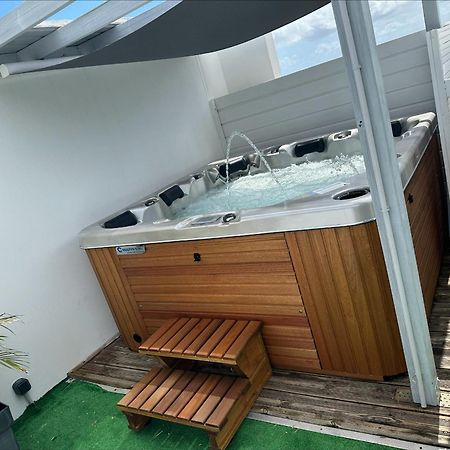 Appart'Eden : Vue Panoramique Sur Saint-Denis Apartment Sainte Clotilde Exterior photo